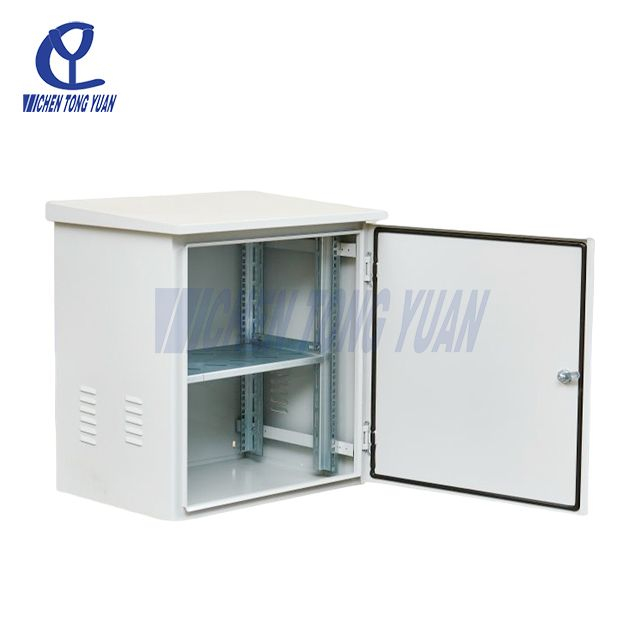 Cytech IP65 Nema 4X 12U 650 mm širok&aacute; ✖ 650 mm hlubok&aacute; venkovn&iacute; serverov&aacute; rackov&aacute; skř&iacute;ň